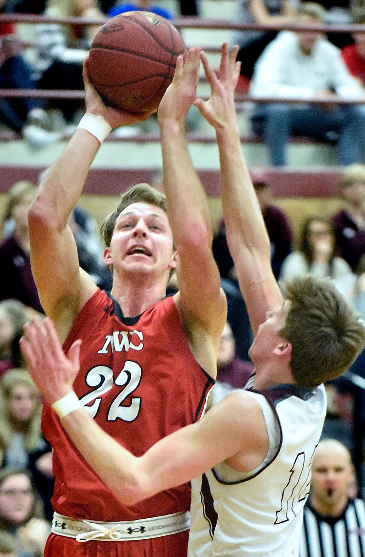 Basketball Northwestern at Morningside
